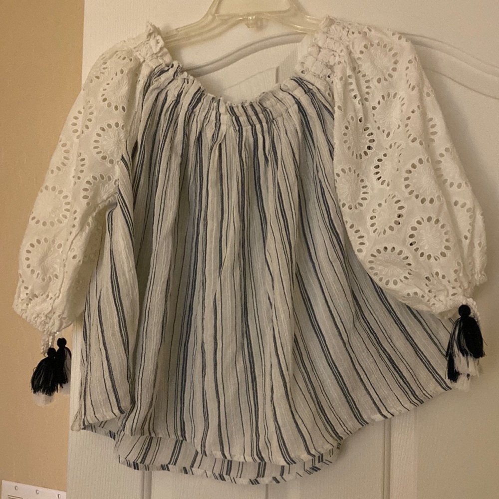 Eyelet stripped top